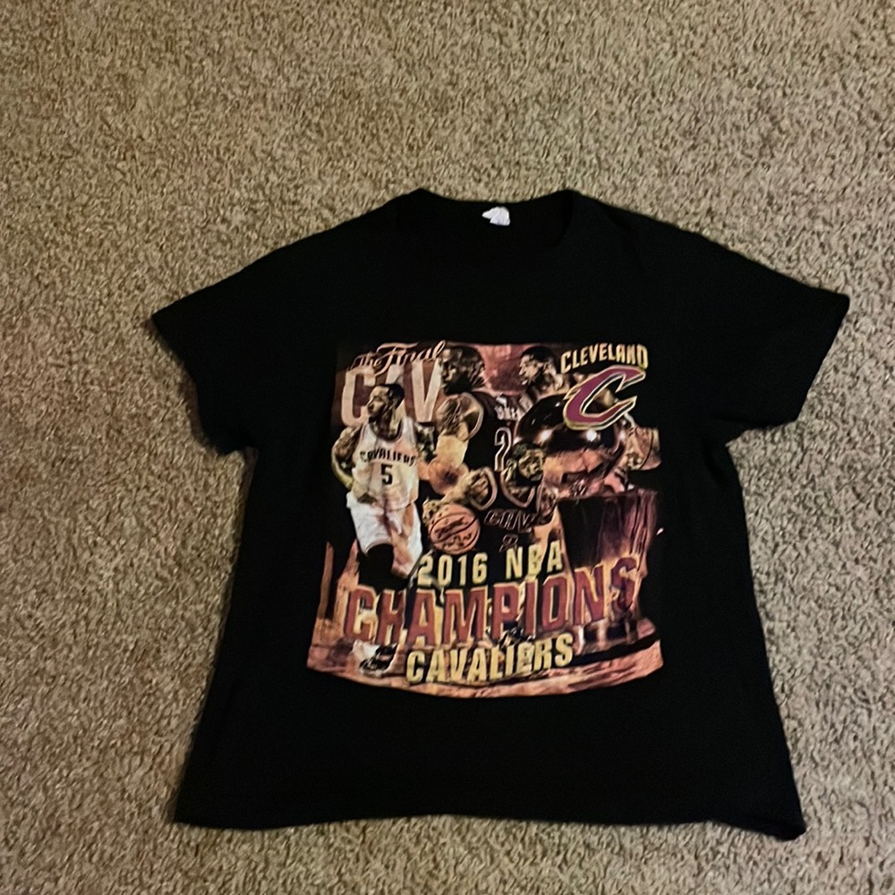Rare 2016 nba champion cavaliers tshirt size small